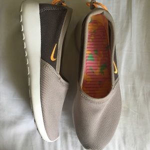 Nike Rosherun Slip-on shoes